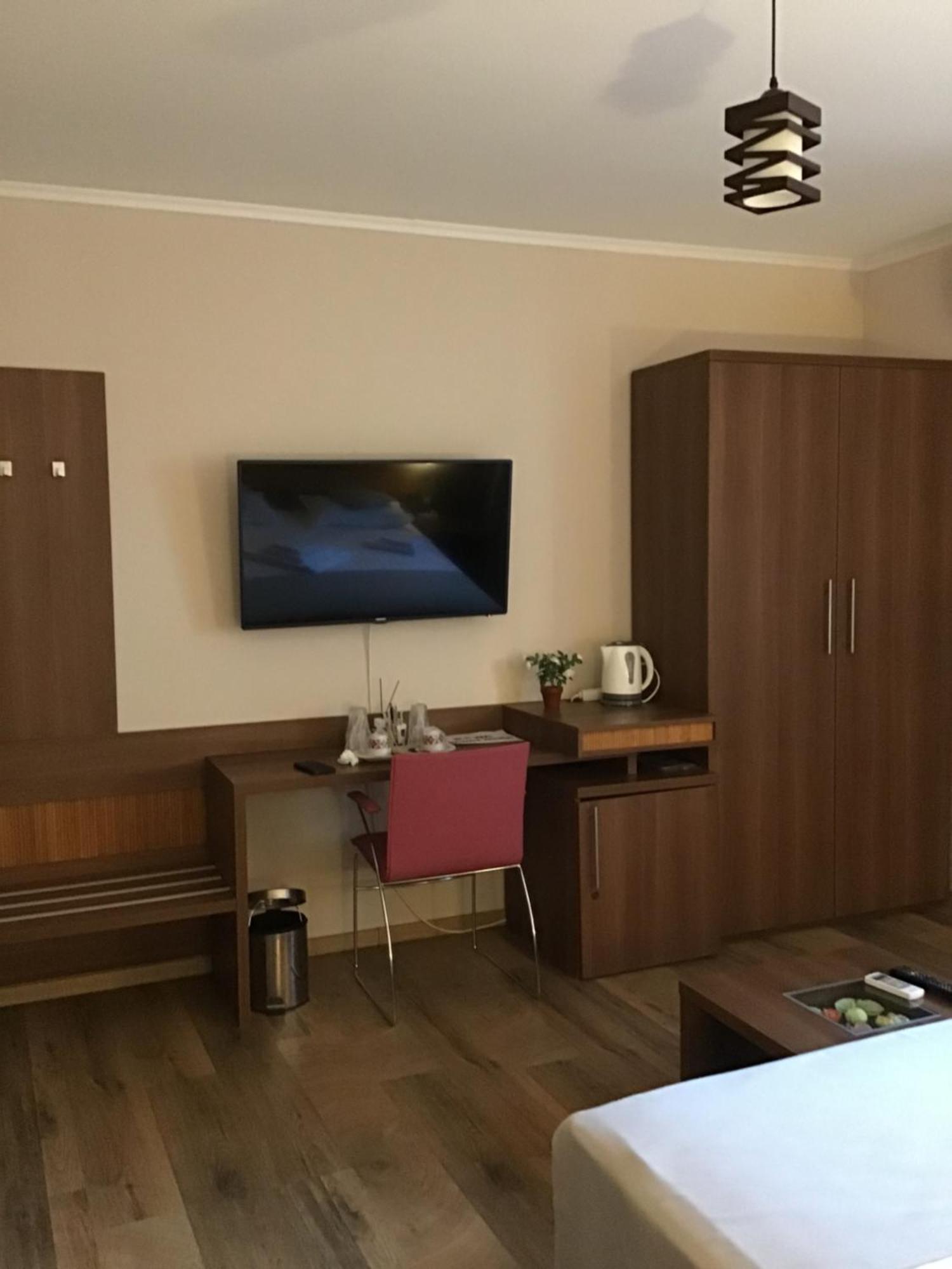 Hotel Rora Rose Bucarest Esterno foto